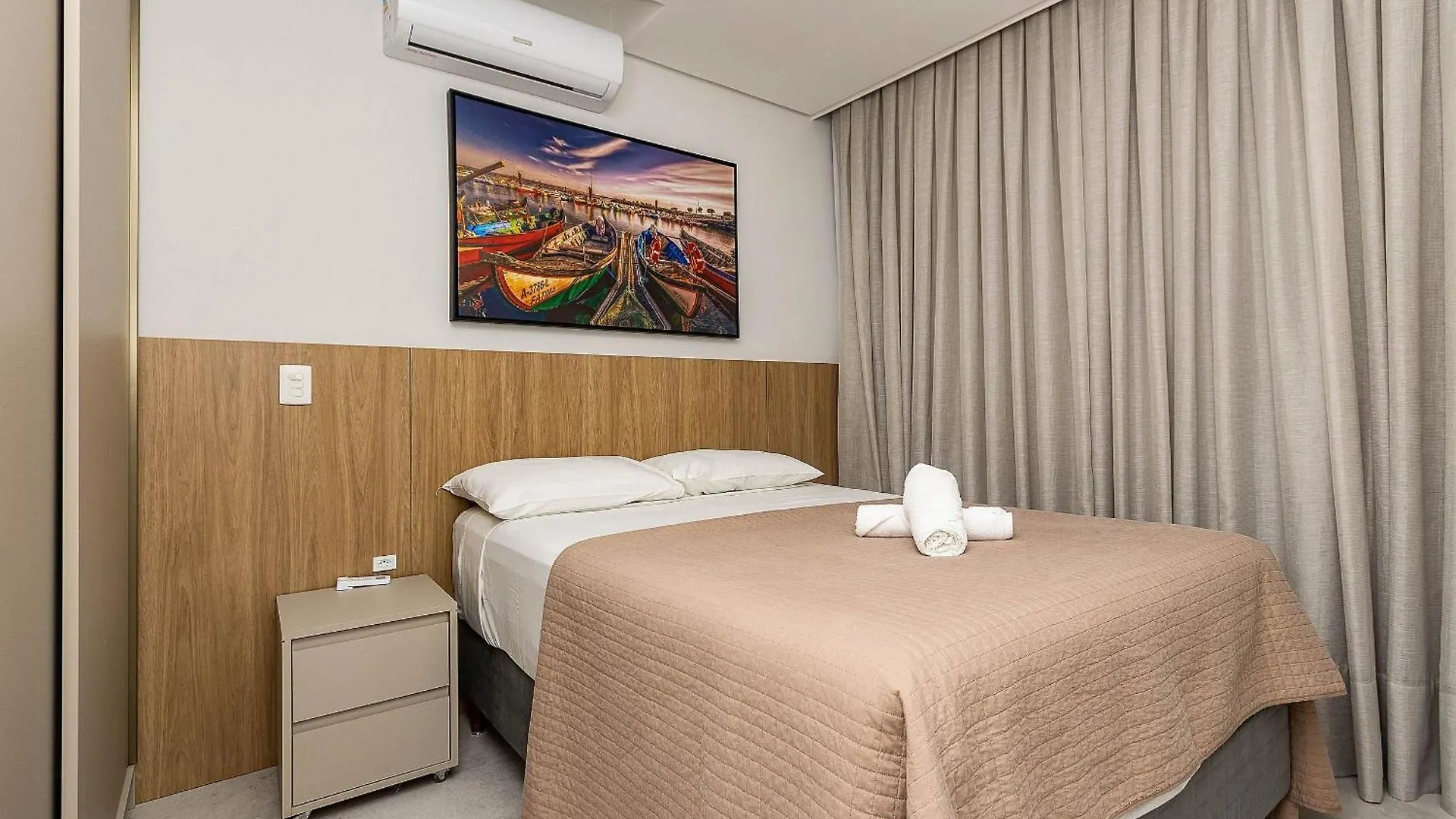 Porto Madero 105 - Apartamento Moderno Em Condominio Com Piscina E Academia No Rooftop No Centro De Bombinhas. 0*, Bombinhas Brazylia