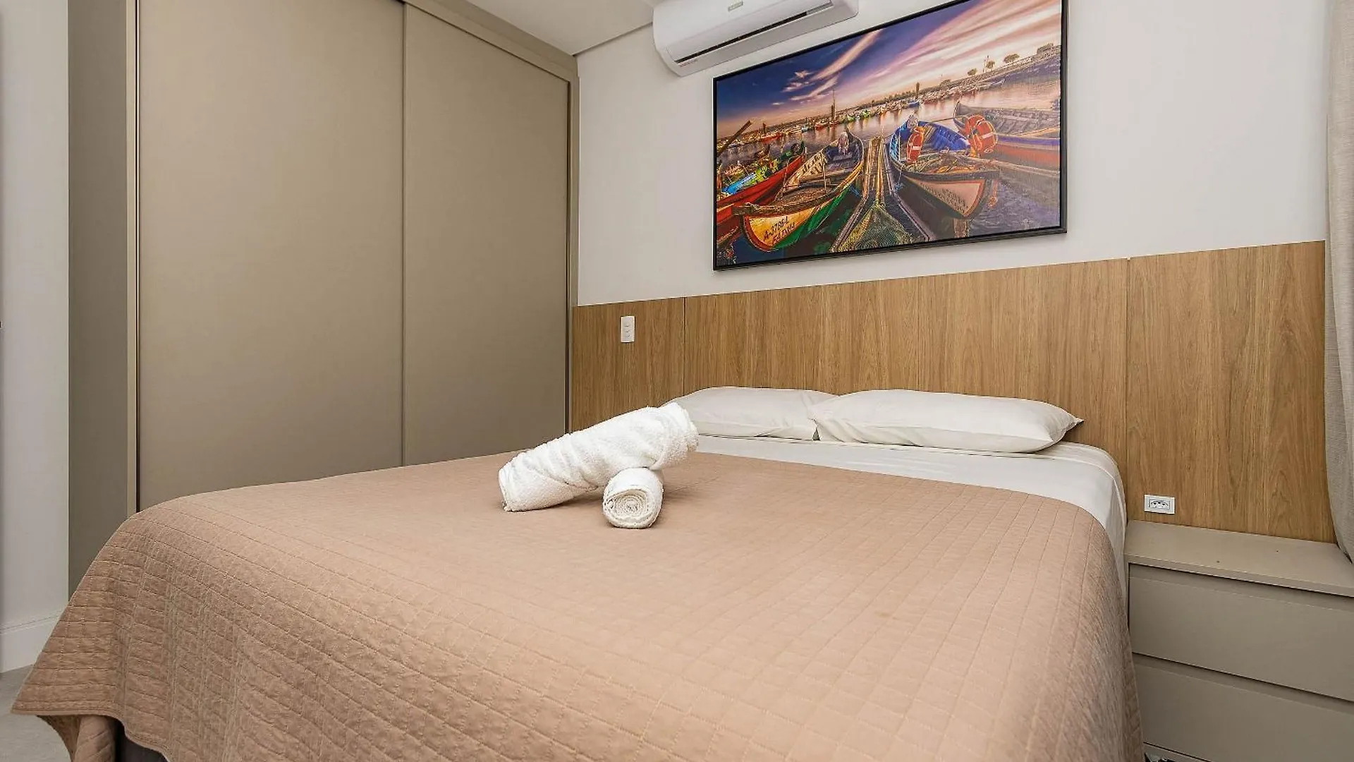Apartament Porto Madero 105 - Apartamento Moderno Em Condominio Com Piscina E Academia No Rooftop No Centro De Bombinhas.