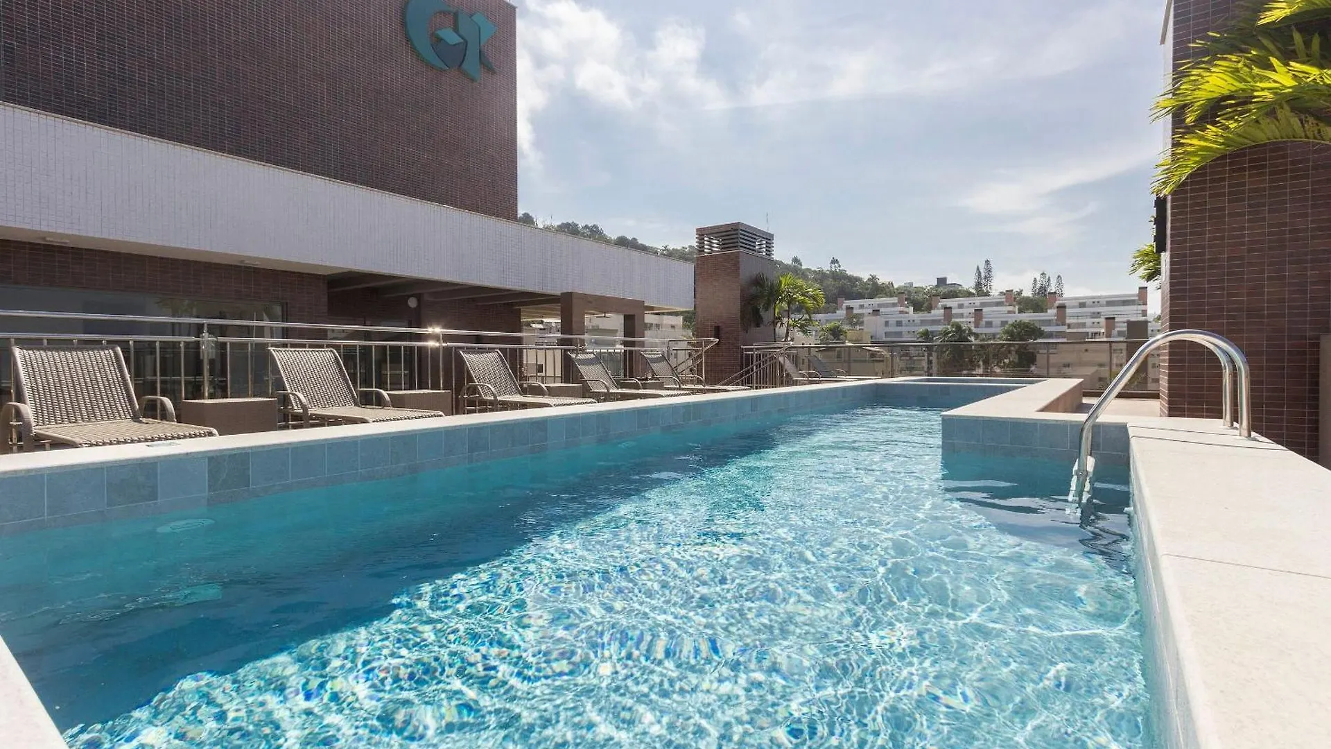 Porto Madero 105 - Apartamento Moderno Em Condominio Com Piscina E Academia No Rooftop No Centro De Bombinhas.