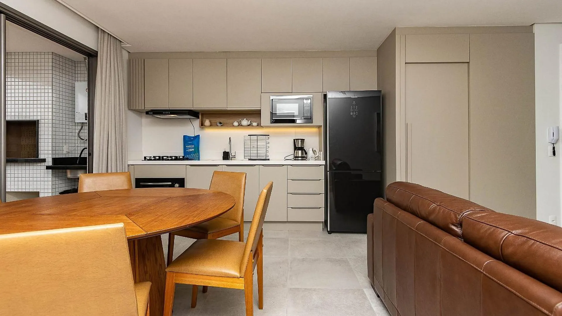 Porto Madero 105 - Apartamento Moderno Em Condominio Com Piscina E Academia No Rooftop No Centro De Bombinhas. Apartament Bombinhas