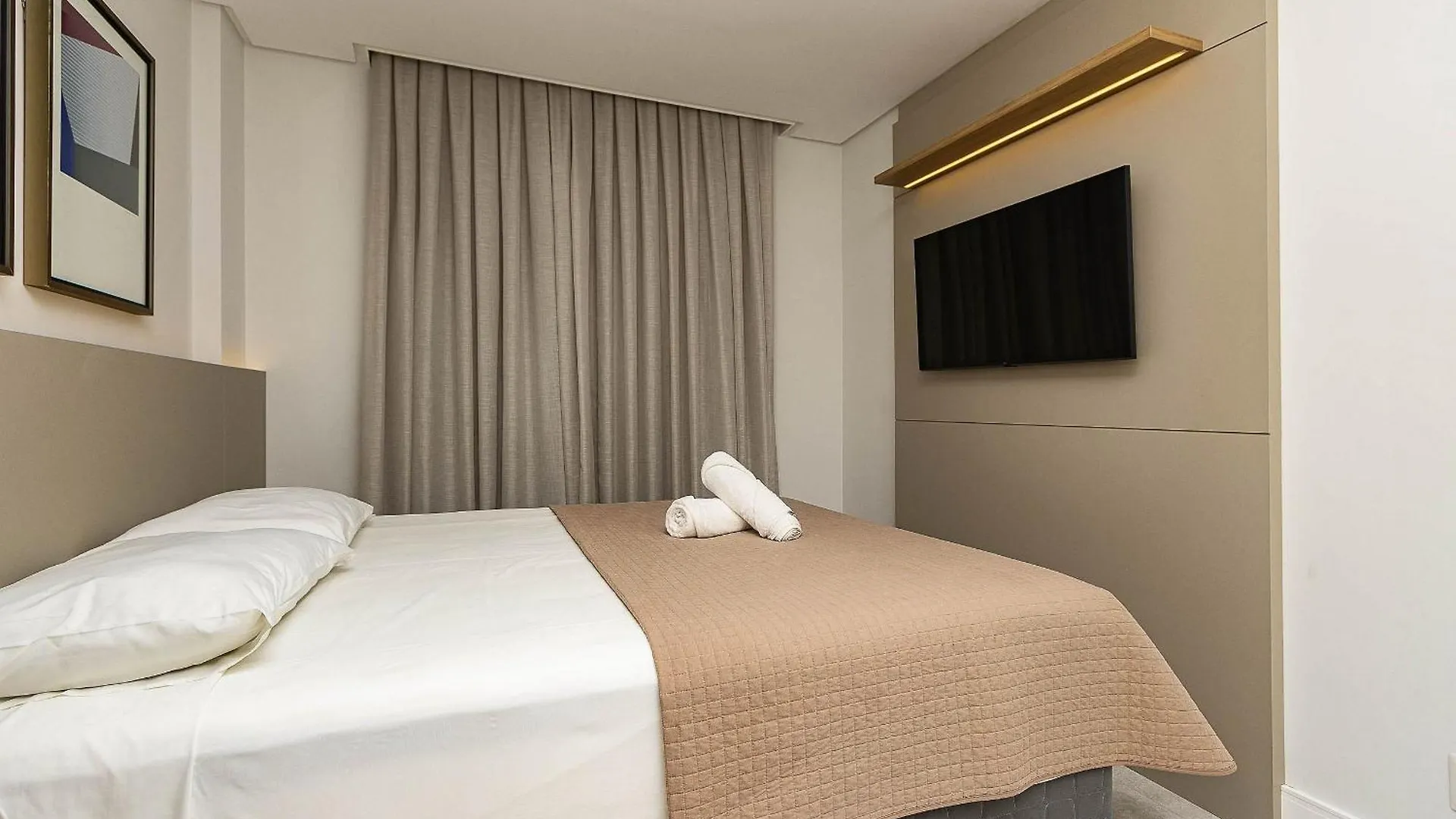Porto Madero 105 - Apartamento Moderno Em Condominio Com Piscina E Academia No Rooftop No Centro De Bombinhas. Bombinhas