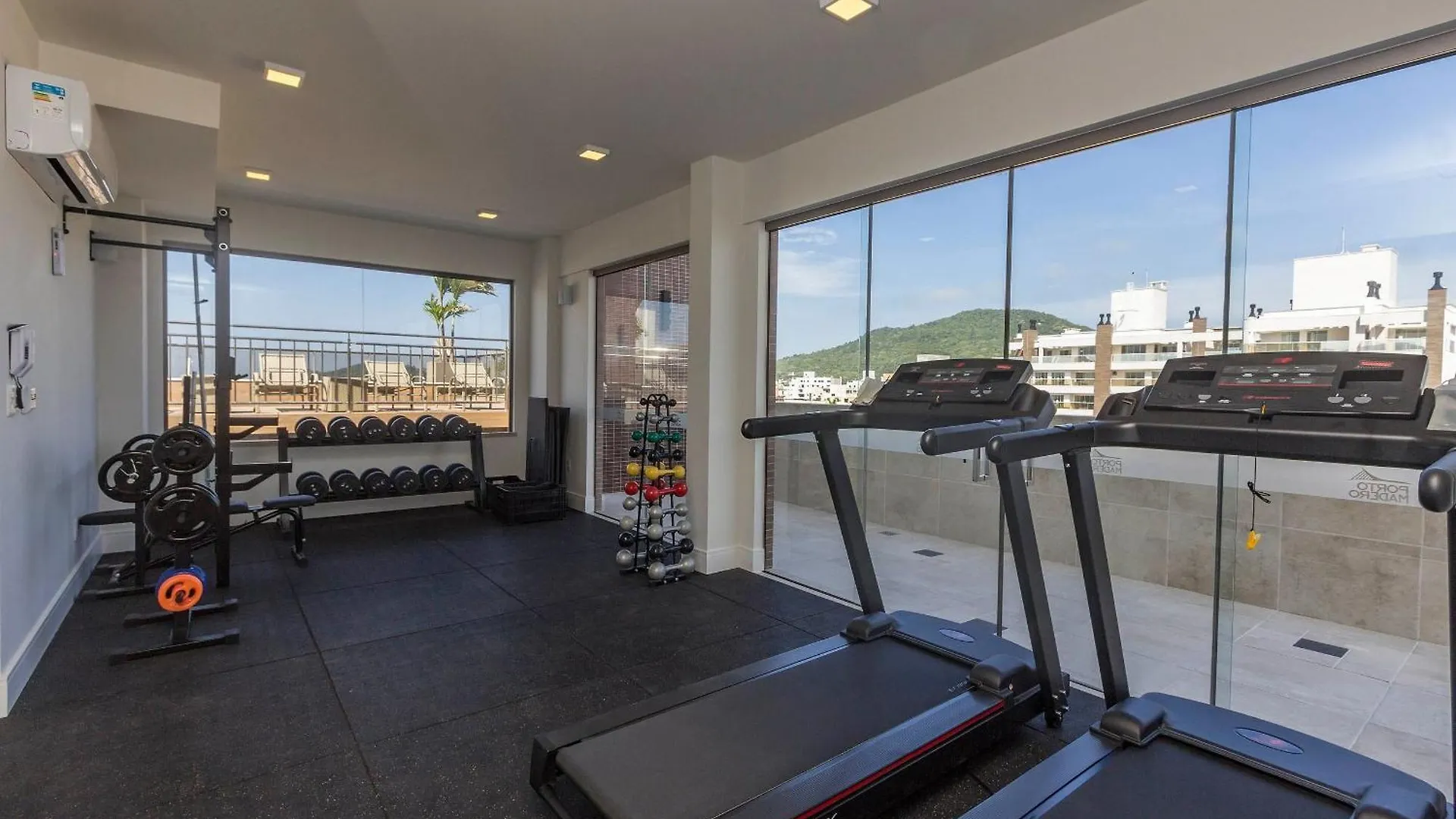 Porto Madero 105 - Apartamento Moderno Em Condominio Com Piscina E Academia No Rooftop No Centro De Bombinhas. 0*, Bombinhas