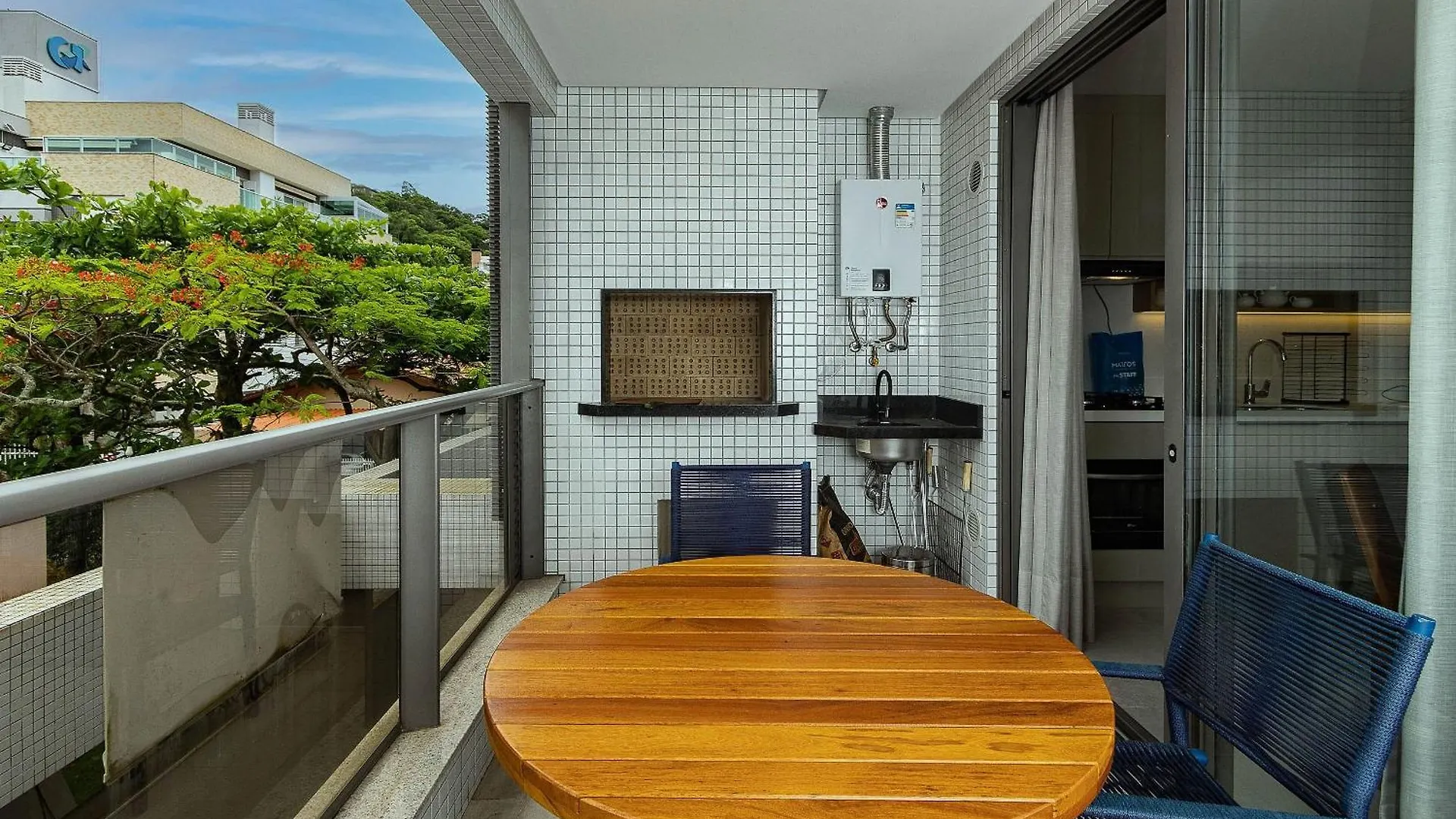 Porto Madero 105 - Apartamento Moderno Em Condominio Com Piscina E Academia No Rooftop No Centro De Bombinhas. Apartament